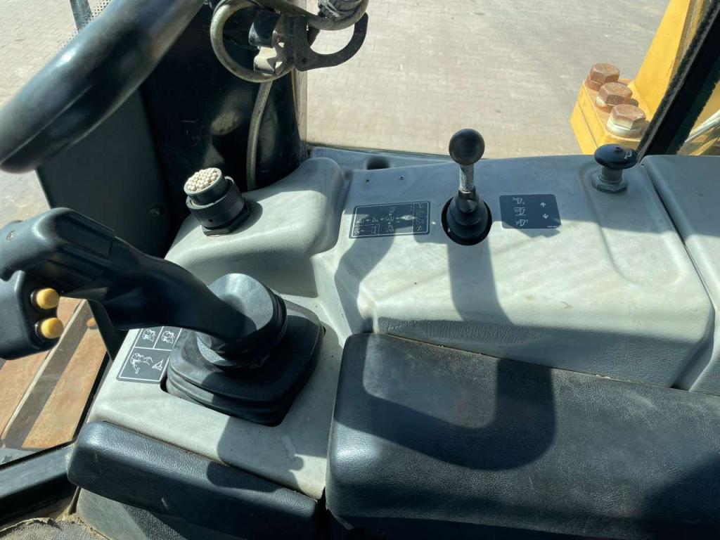 Caterpillar D6N LGP Photo 22