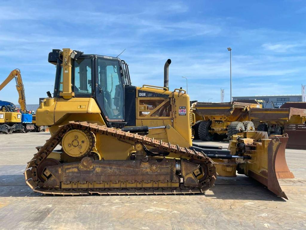 Caterpillar D6N LGP Photo 6