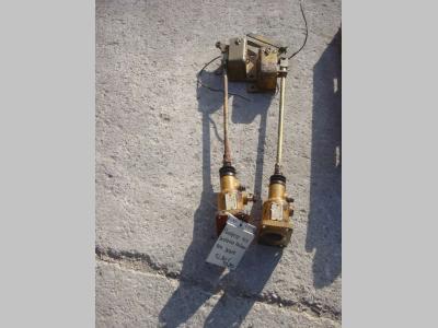 POMPETTE PER DISTACCO FRIZIONI pour DOZER FL20 - FD20 en vente par OLM 90 Srl