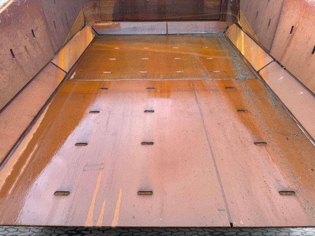 Caterpillar 772G - Automatic Greasing / Body Heating Photo 21