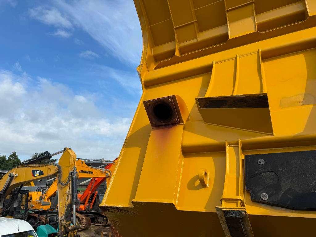 Caterpillar 772G - Automatic Greasing / Body Heating Photo 27
