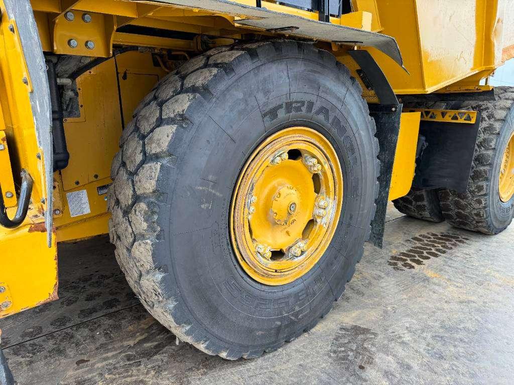 Caterpillar 772G - Automatic Greasing / Body Heating Photo 30