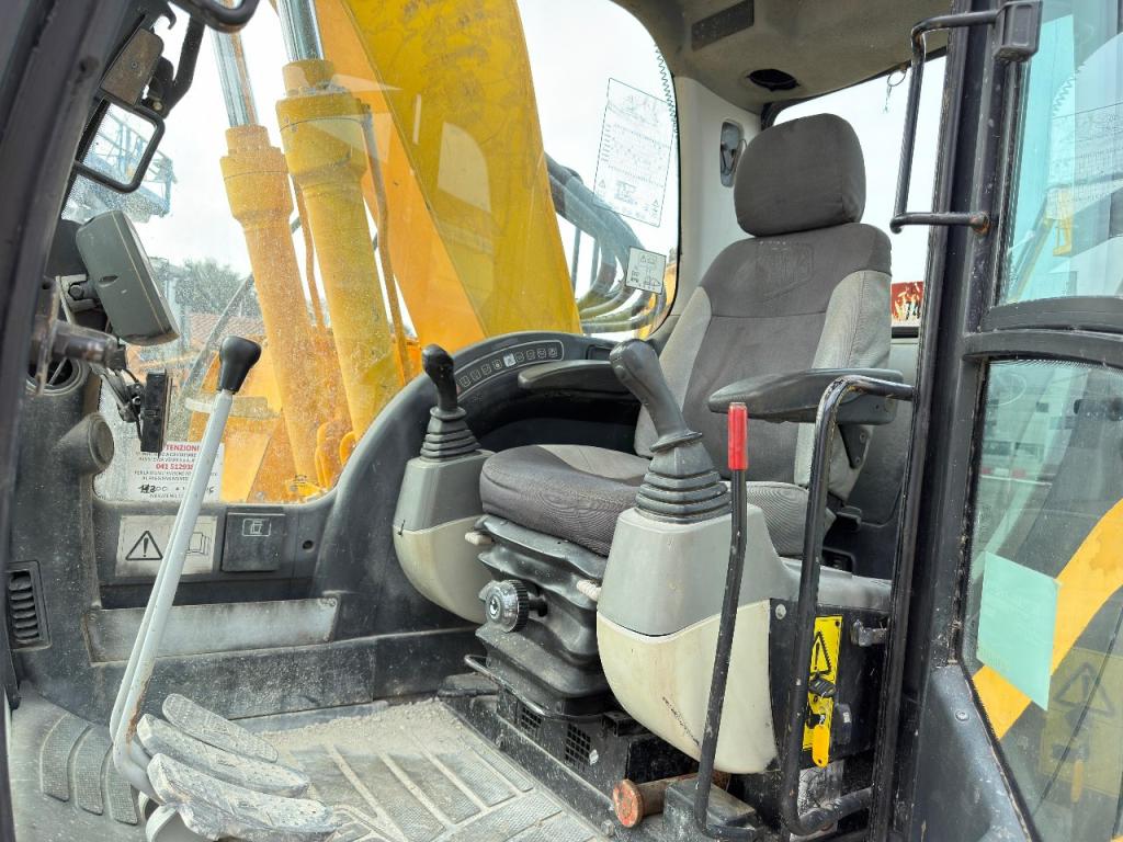 JCB JZ 140 Photo 5