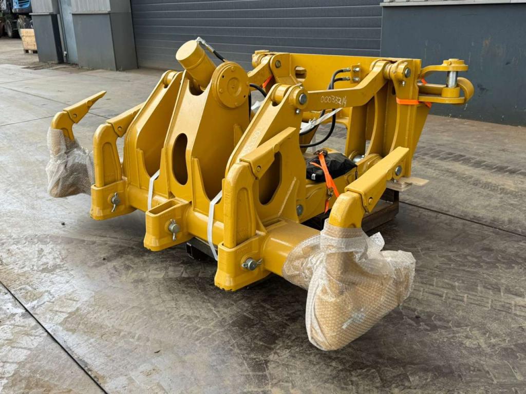 Caterpillar 12M-2 12M-3 140M-2 140M-3 160M-2 Ripper Photo 1
