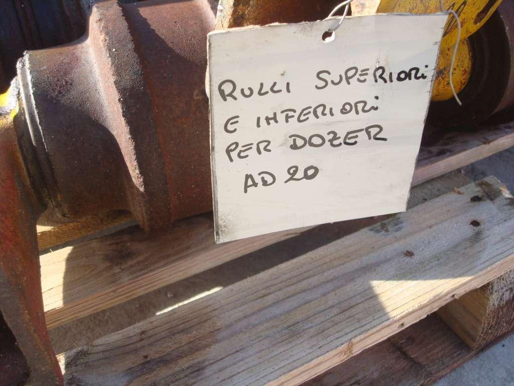 Rouleaux supérieurs et inférieurs pour DOZER AD20 Photo 3