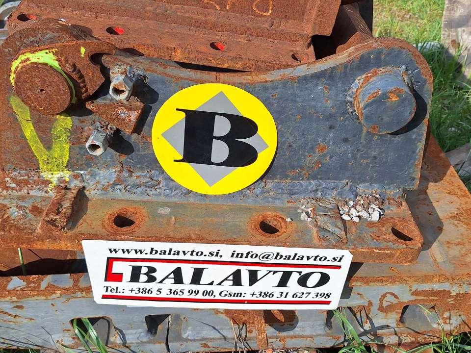 VB70 for 20-25 ton excavators Attachment plate Photo 6