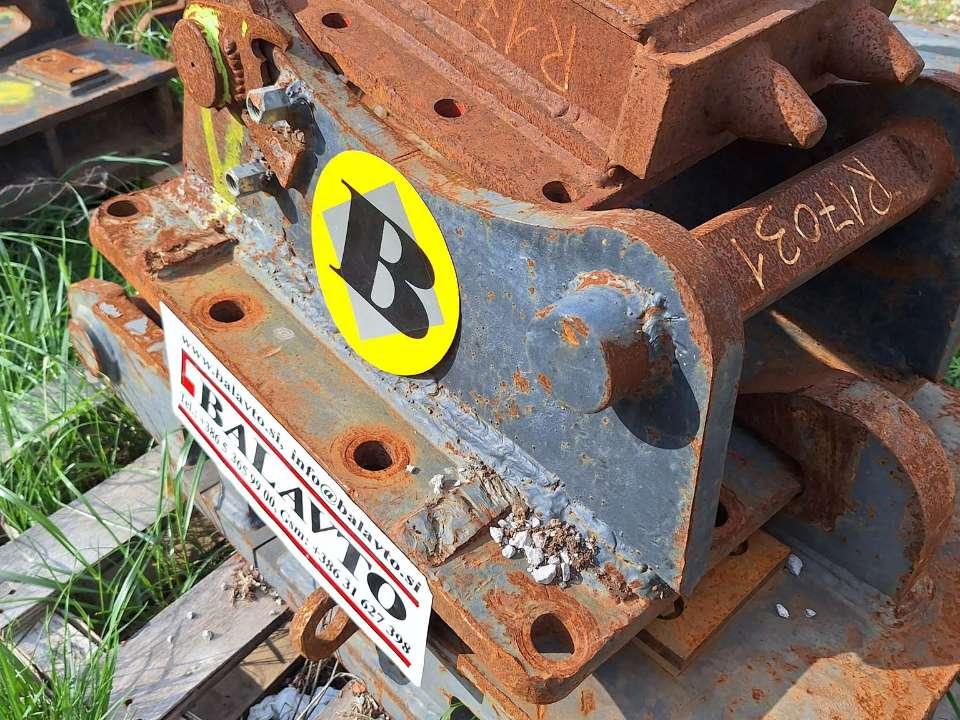 VB70 for 20-25 ton excavators Attachment plate Photo 7