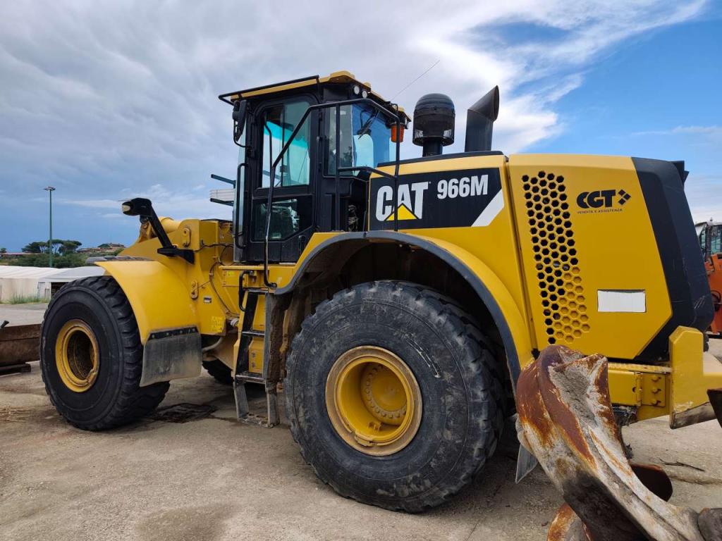 Caterpillar 966M Photo 4