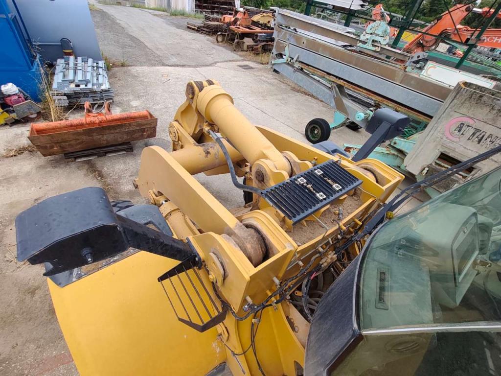 Caterpillar 966M Photo 6