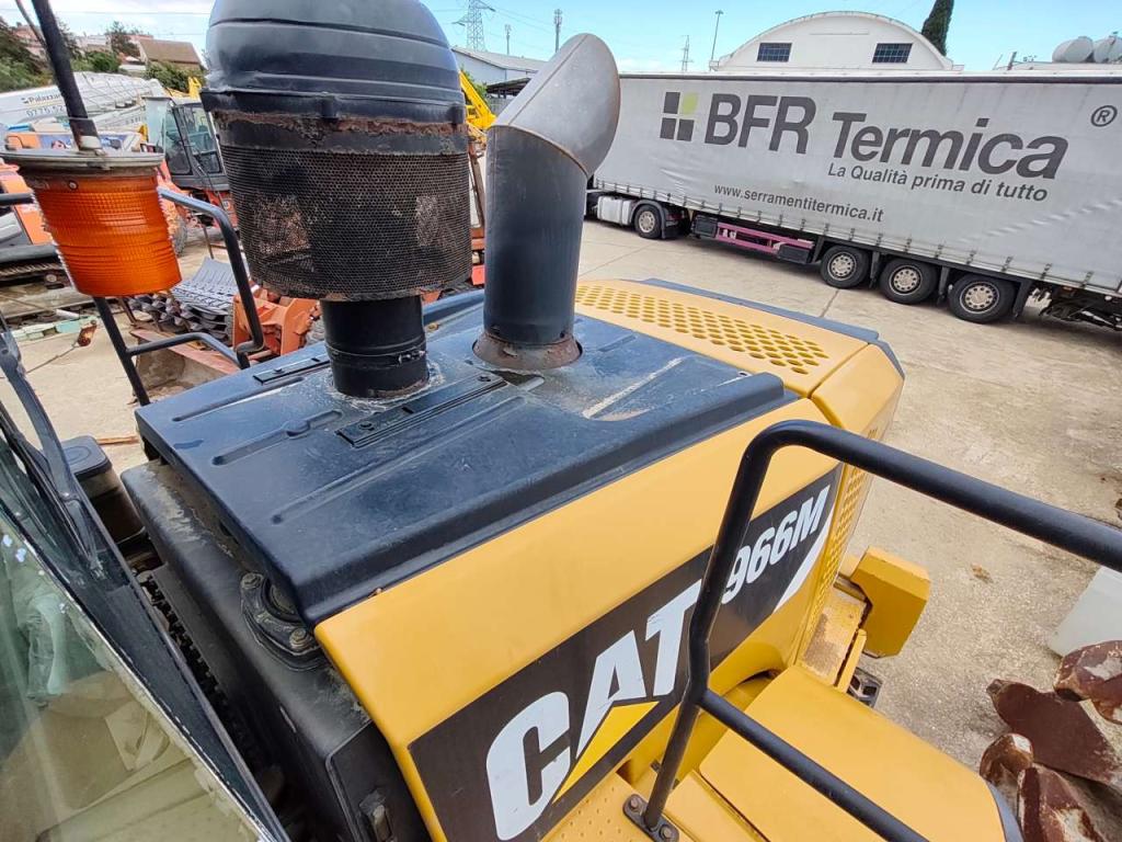 Caterpillar 966M Photo 7