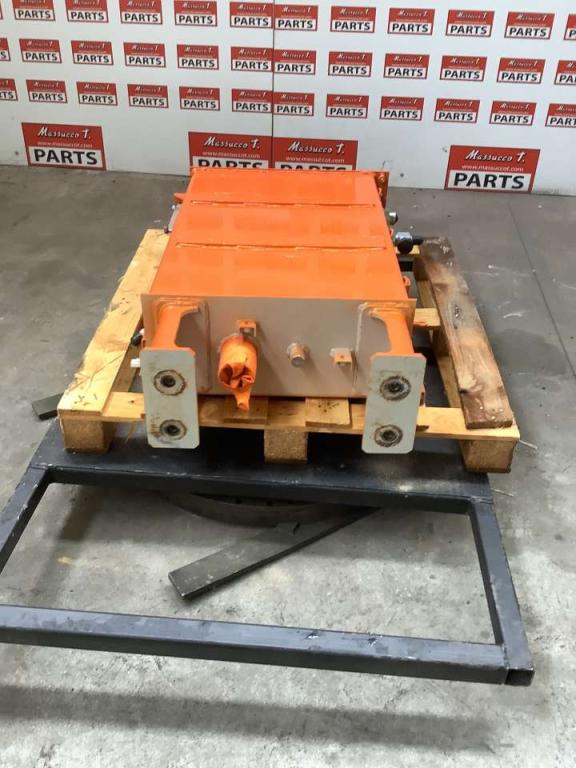 Réservoir de huile pour Hitachi ZX135 US-7 Photo 4
