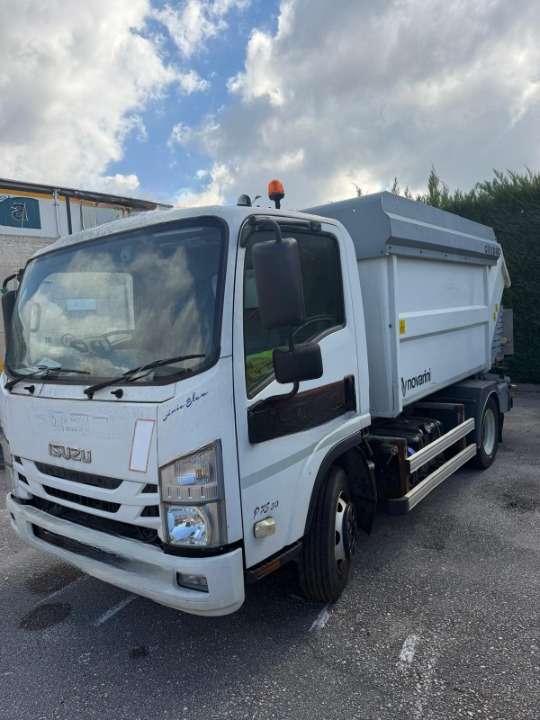Isuzu P75 Photo 2
