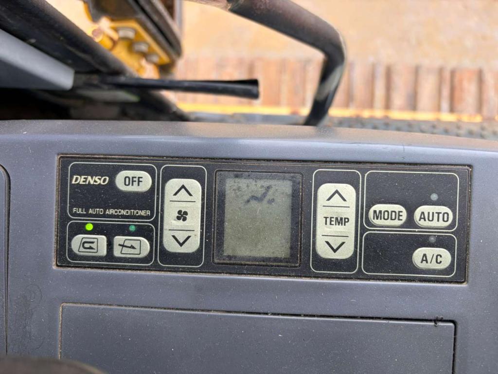 Komatsu PC180LC-7K Photo 28