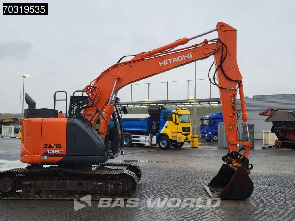 Hitachi ZX135 US-6 Inlc. New Chains + Sprockets Photo 10