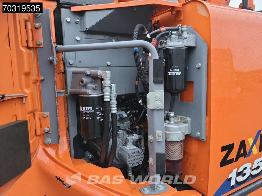Hitachi ZX135 US-6 Inlc. New Chains + Sprockets Photo 28
