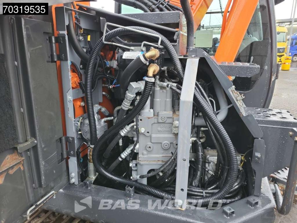 Hitachi ZX135 US-6 Inlc. New Chains + Sprockets Photo 29