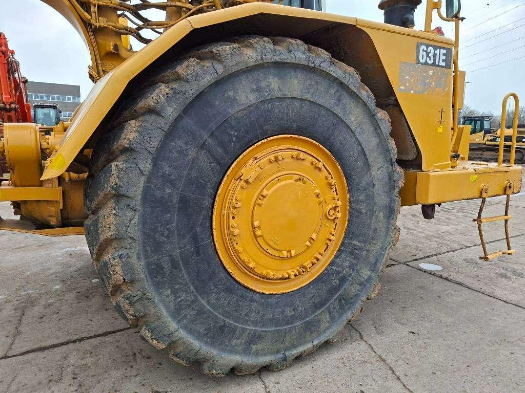 Caterpillar 631E (3 Units Available) Photo 23
