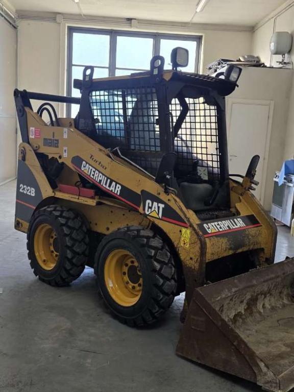 Caterpillar 232B Photo 1