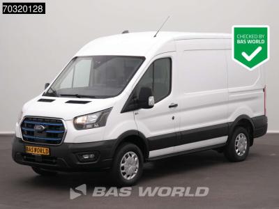 Ford Transit 185pk Elektrisch 68kWh 317km WLTP L2H2 Navi Airco Cruise Parkeersensoren v+a SYNC4-Display en vente par BAS World B.V.