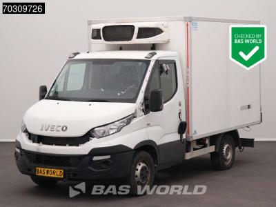 Iveco Daily 35S14 DAMAGE/SCHADE! Automaat Koelwagen Carrier Pulsar Airco Cruise Camera Euro6 Koel Koeler en vente par BAS World B.V.