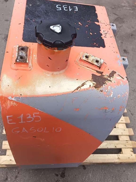 Réservoir de carburant pour Fiat Kobelco E 135 Photo 4