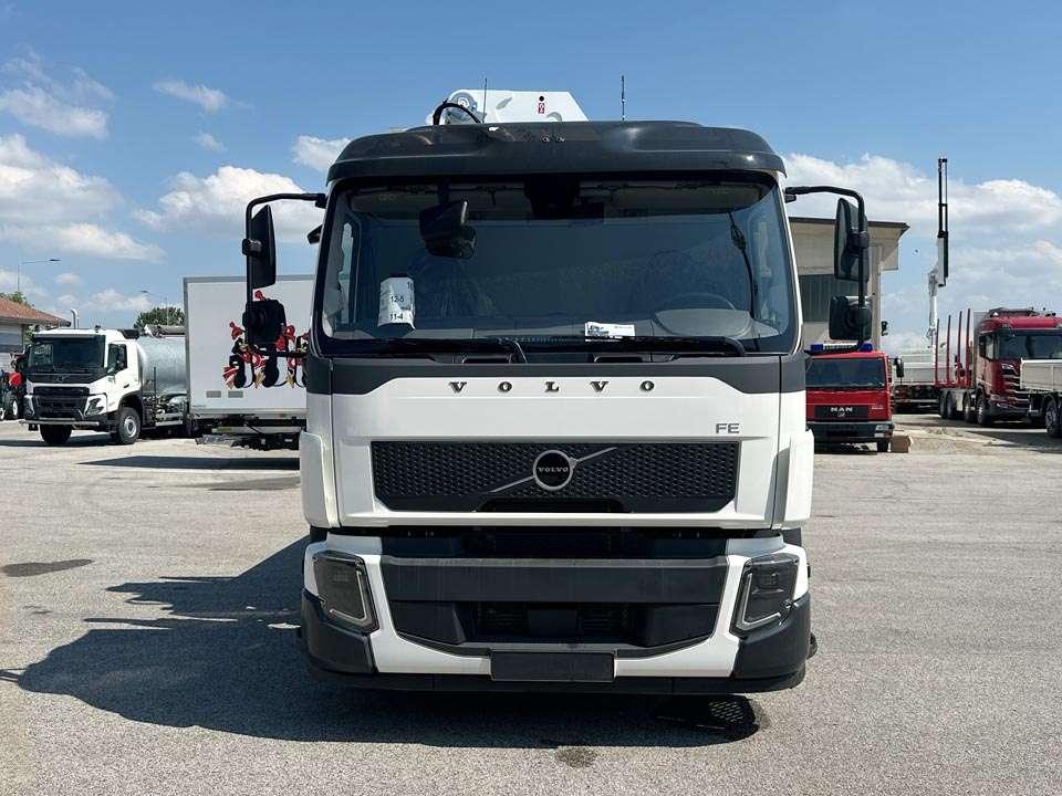 Volvo FE350 6X2 Photo 23