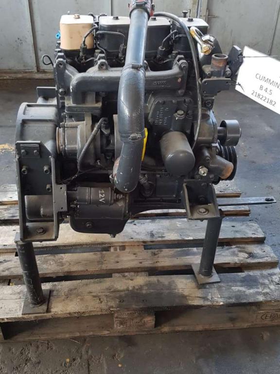 Cummins B4.5 Photo 4