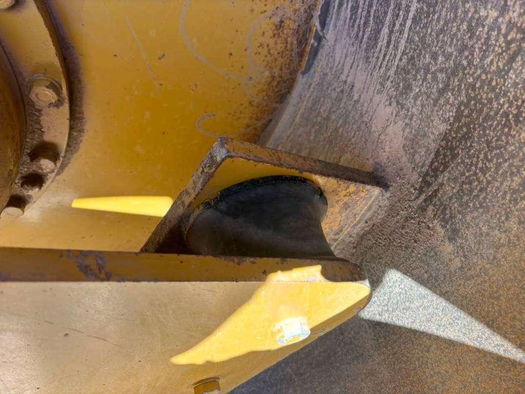 Caterpillar CS 563 D Photo 15