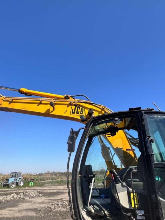 JCB JZ140LC Photo 3