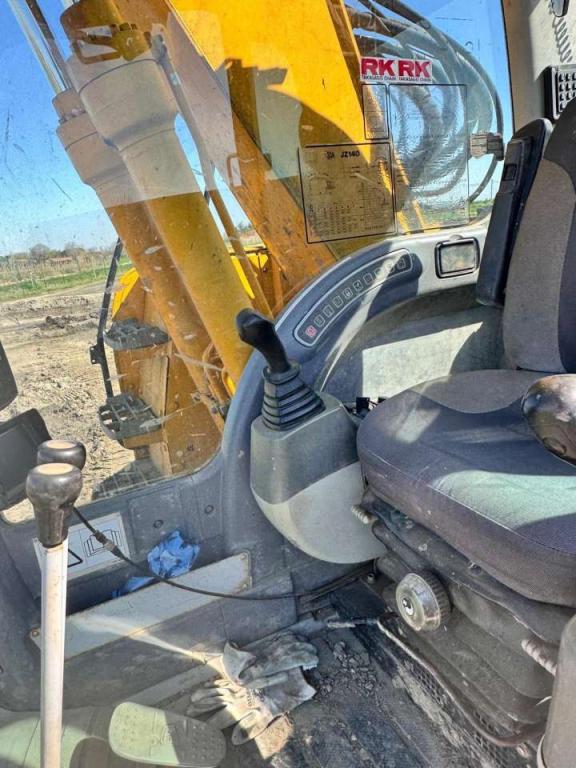 JCB JZ140LC Photo 9