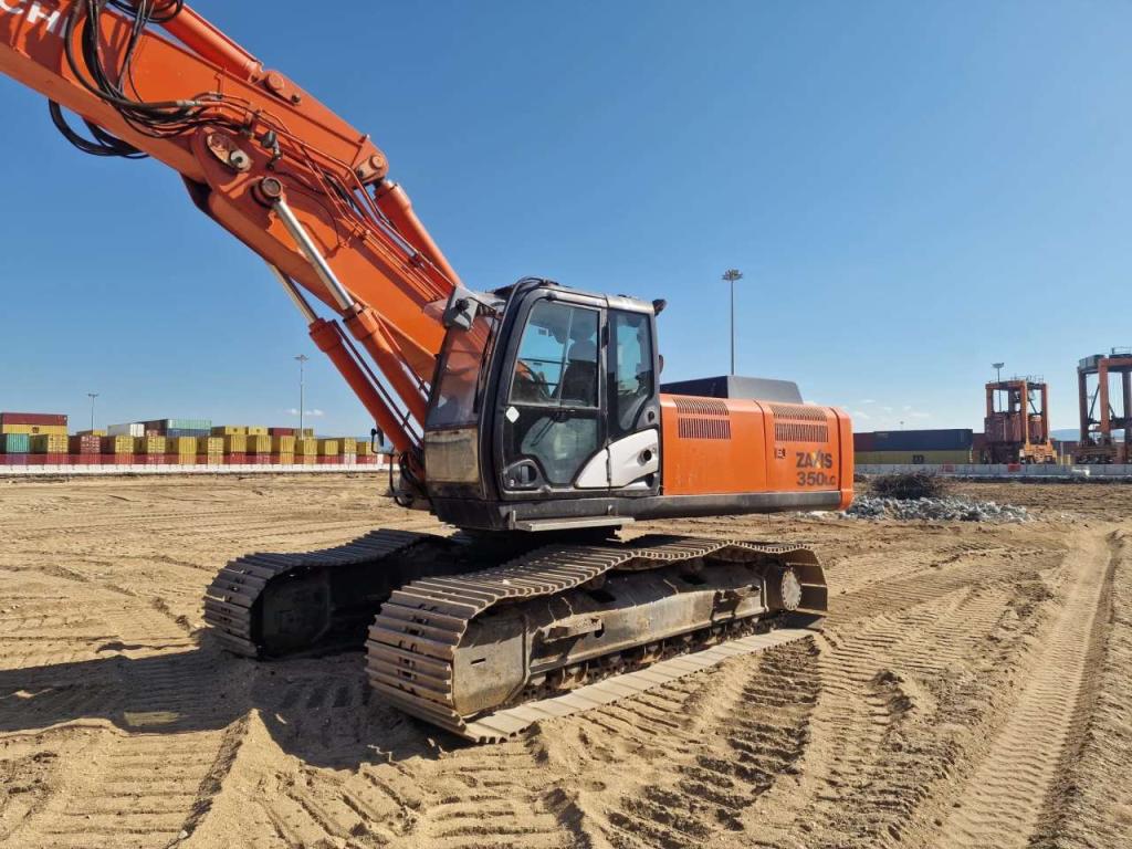 Hitachi ZX350LC-5B Photo 2