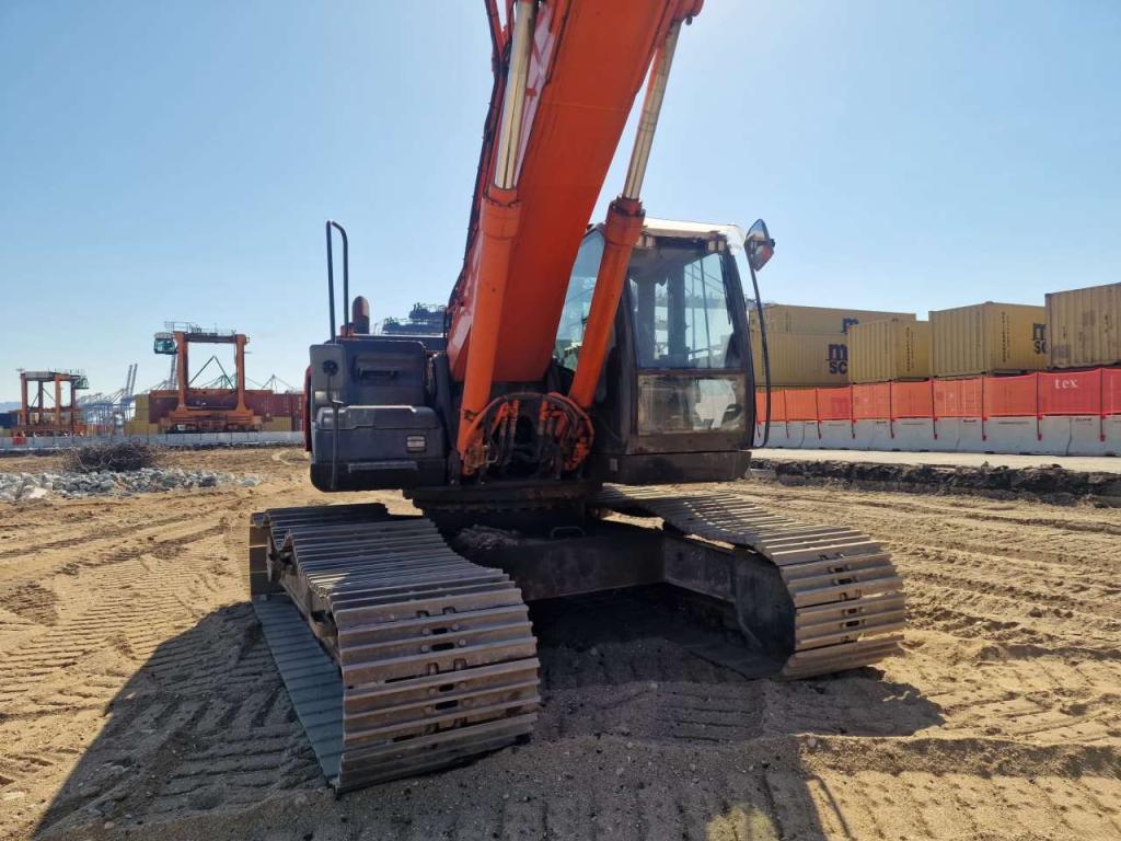 Hitachi ZX350LC-5B Photo 3