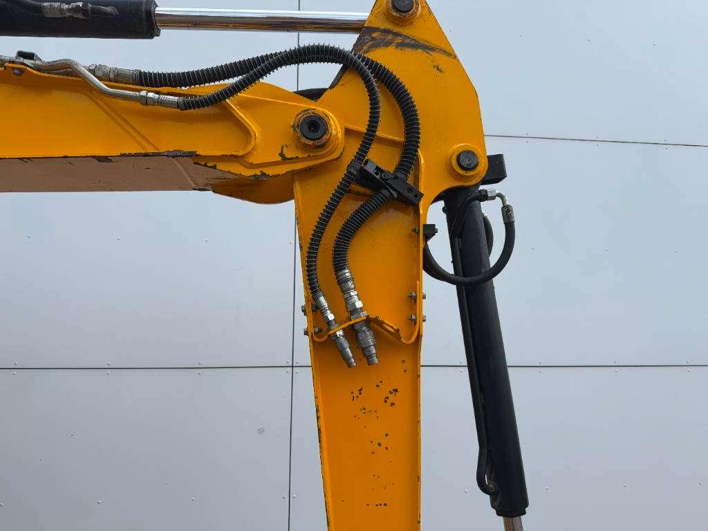 JCB 48Z-1 - Hammer Lines / Quick Coupler Photo 15