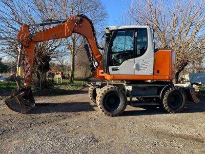 Liebherr A 910 COMPACT en vente par Tamburnotti Sas