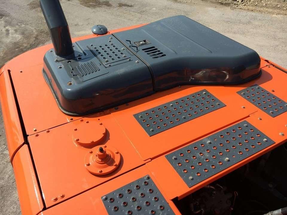 Hitachi ZX250LCN-5B Photo 17