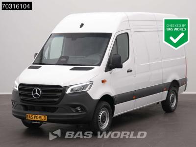 Mercedes-Benz Sprinter 317 CDI Automaat L2H2 LED Nwste model BPM vrij! MBUX Camera Airco Cruise RWD L2 A/C Cruise en vente par BAS World B.V.