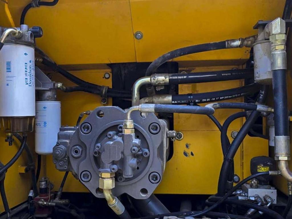 Volvo EC290CNL Photo 14