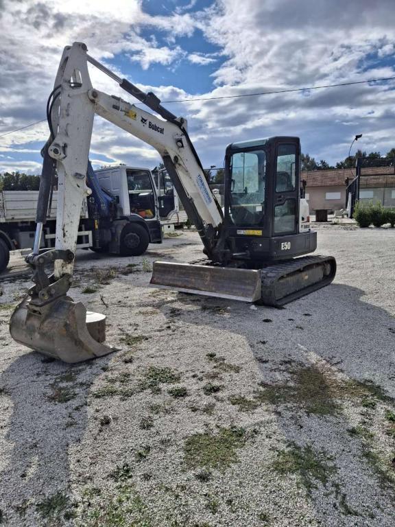 Bobcat E50 Photo 2