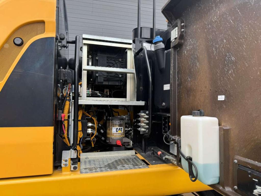 Caterpillar M320F Photo 14