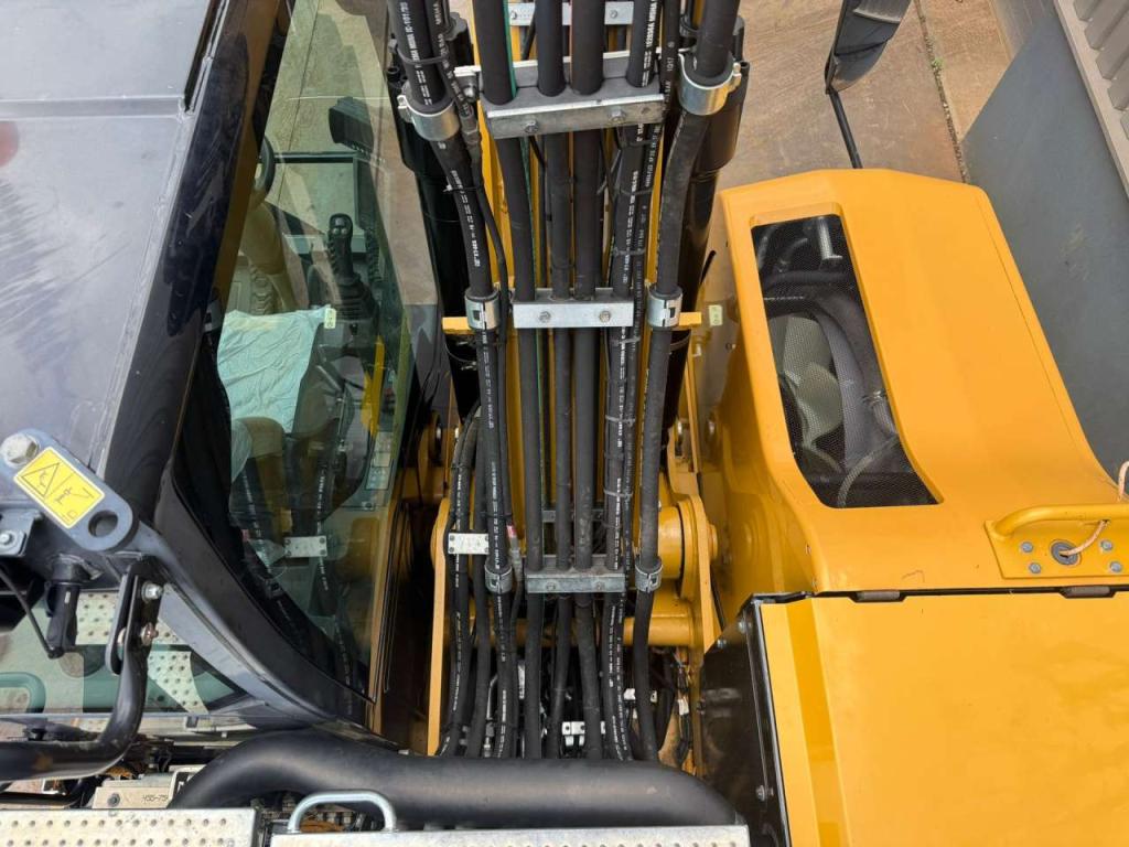 Caterpillar M320F Photo 16