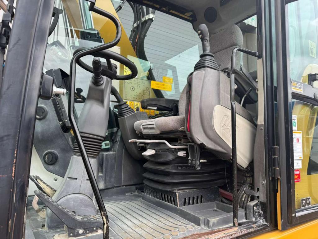 Caterpillar M320F Photo 29