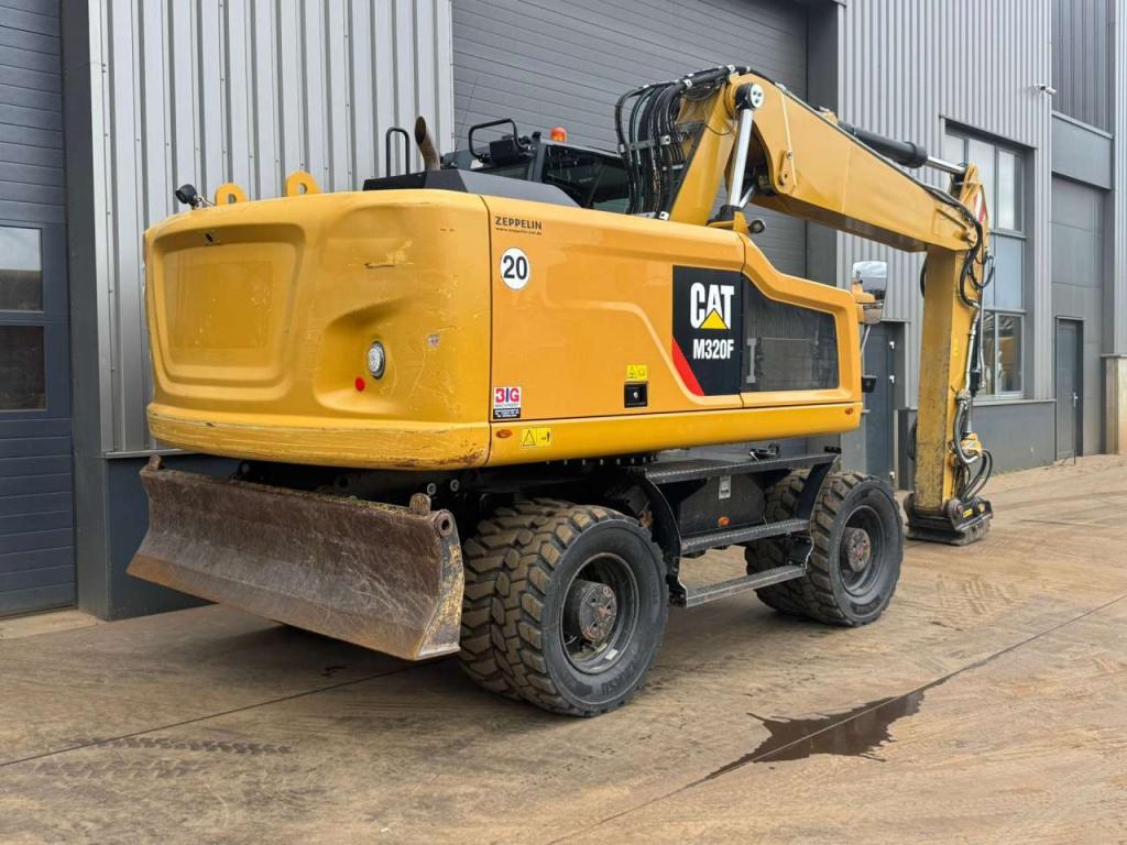 Caterpillar M320F Photo 5