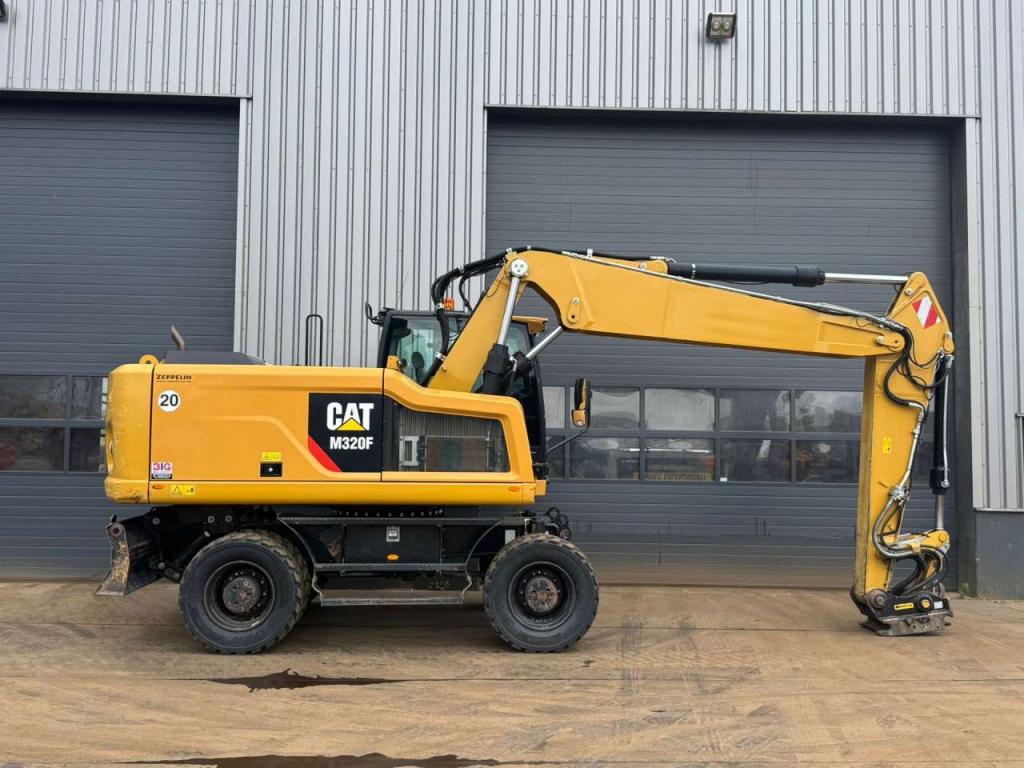 Caterpillar M320F Photo 6