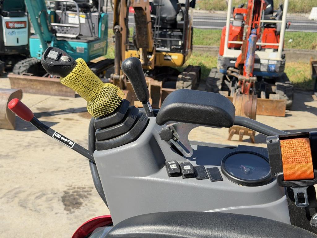 Yanmar Vio17-1 Photo 8