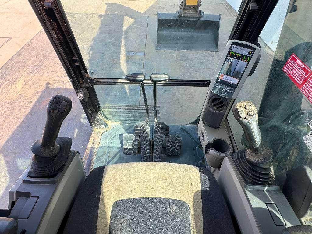 Caterpillar 320FL - New Bucket / Hammer Lines / Camera Photo 9