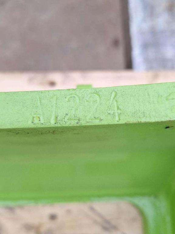 S60 for 12-18 ton excavators Attachment plate Photo 10