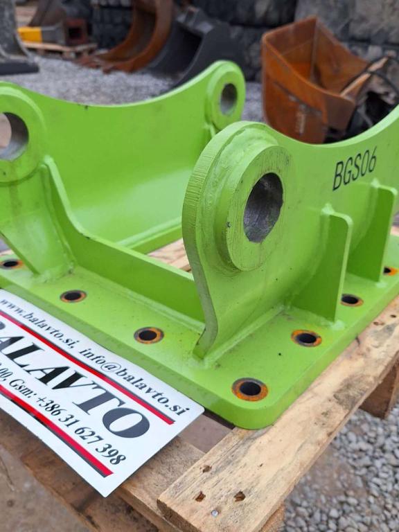 S60 for 12-18 ton excavators Attachment plate Photo 3
