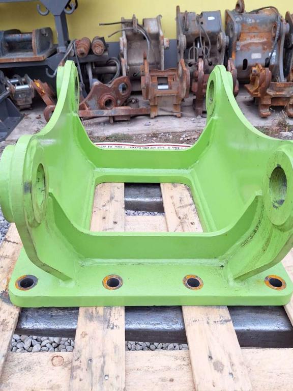 S60 for 12-18 ton excavators Attachment plate Photo 6