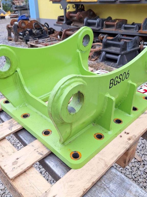 S60 for 12-18 ton excavators Attachment plate Photo 7