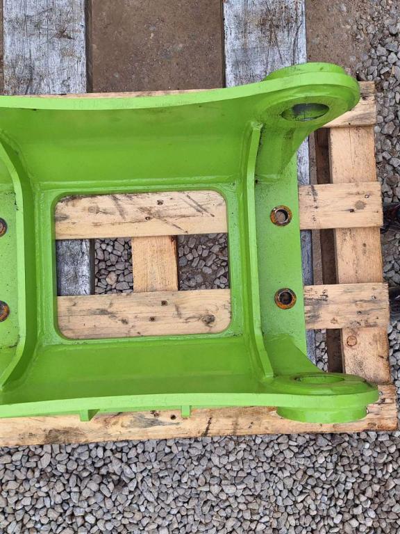 S60 for 12-18 ton excavators Attachment plate Photo 9